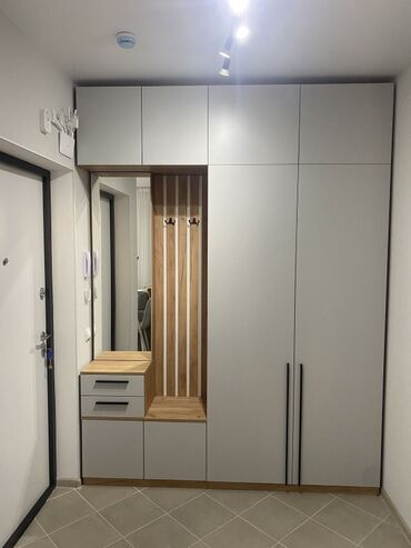 Шкафы для одежды: Мебель на заказ, Элегантный гардероб в современном стиле, выполненный — 24