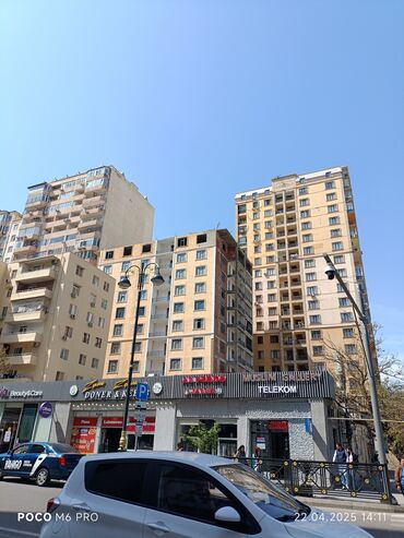 Qarajlar: 3 otaqlı, Yeni tikili, 138 kv. m