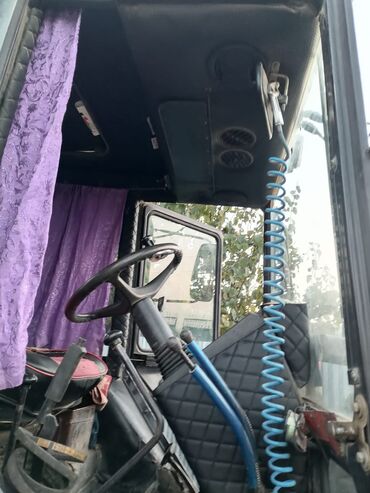 Traktorlar: Tecili satilir yaxsi veziyyetdedir senetleride qaydasindadir. elave — 10