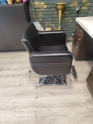 Salon, tibbi kreslolar: İşlənmiş, Saş kəsimi kreslosu
