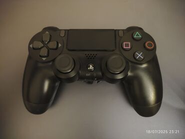 Digər oyun və konsollar: PlayStation 4 pultu temiz isledilmis pultdur sunuru ile birlikde