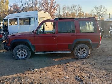 урус машина: Isuzu Trooper: 2000 г., Кол менен иштөөчү, Дизель, Жол тандабас — 5