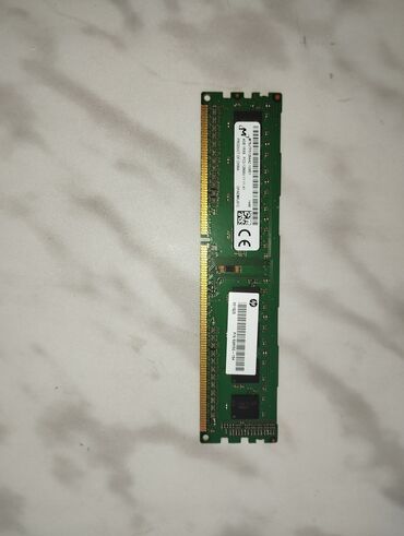 plata ddr3: Operativ yaddaş (RAM) Corsair, 4 GB, 1600 Mhz, DDR3, PC üçün, İşlənmiş