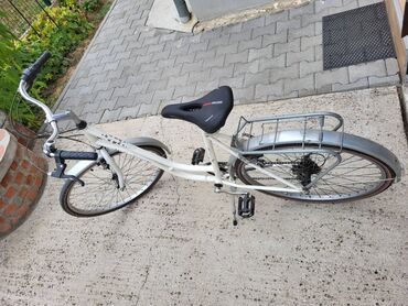 Bicikli za odrasle: Gradski bicikl sa niskim ramom, dizajniran za udobnu vožnju po urbanim — 7