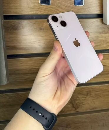 Apple iPhone: IPhone 13 mini, Скидка 30%, Б/у, 256 ГБ, Белый, Защитное стекло, Чехол, 81 %