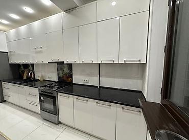 silver kitchen: Б/У Кухонный гарнитур в современном стиле, - Прямолинейная — 5
