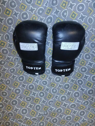 перчатки для ufc: Продаю перчатки боксерские, состояние отличное от 7 до 13 лет