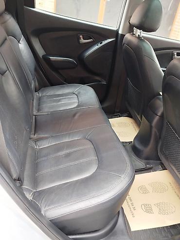 Hyundai: Hyundai ix35: 2.4 l | 2011 il Krossover — 15