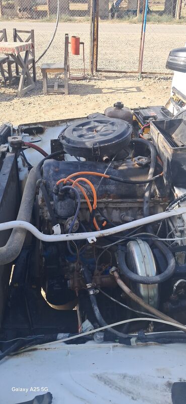 VAZ (LADA): VAZ (Lada) Niva 4x4, 3 qapılı, ağ rəng. Xüsusiyyətlər: - Tam — 7