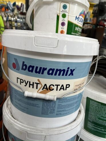 строительный клей: Грунтовка "Грунт Астар" от Bauraumix в белом пластиковом ведре с