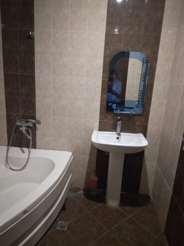 Uzunmüddətli kirayə mənzillər: 3 otaqlı mənzil – geniş və işıqlı - Plan: qonaq otağı, açıq — 4