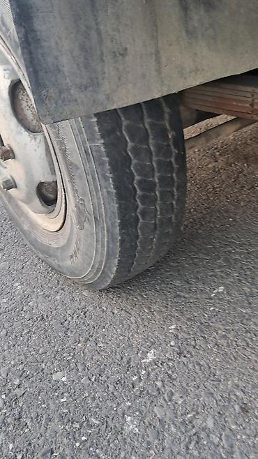 Yük maşınları: Yük daşıma üçün kiçik tonnajlı yük maşını. Xüsusiyyətlər: - Rəng — 11