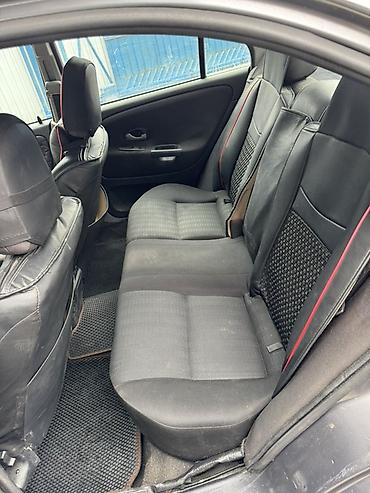 харизма: Mitsubishi Carisma: 2003 г., Седан — 8