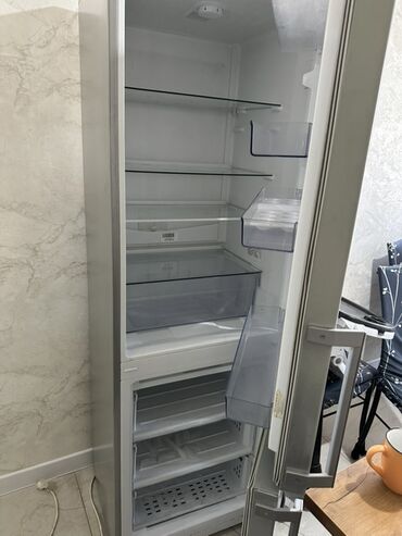 стиральная машина автомат лж: Холодильник двухкамерный, серебристый, с нижней морозильной камерой