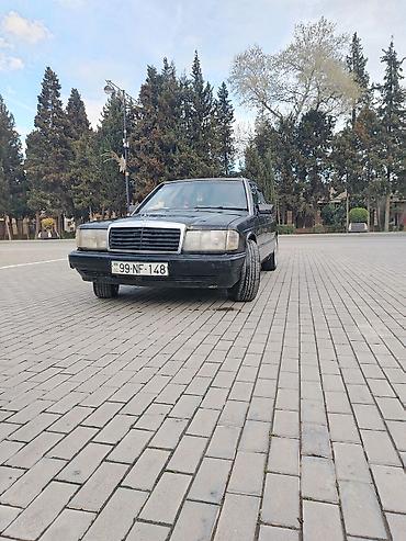 mersedes c 230: Mercedes-Benz 190 (W201) sedan - Kuzov: 4 qapı, qara rəng, klassik — 7