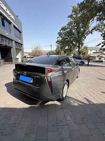 byd e2 2025: Toyota Prius: 2016 г., 1.8 л, Вариатор, Гибрид, Хэтчбэк — 4