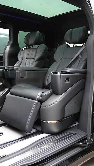 свита короля купить: 🚘 Премиальные перевозки на Zeekr 009 Комфорт, стиль и уровень — когда — 7