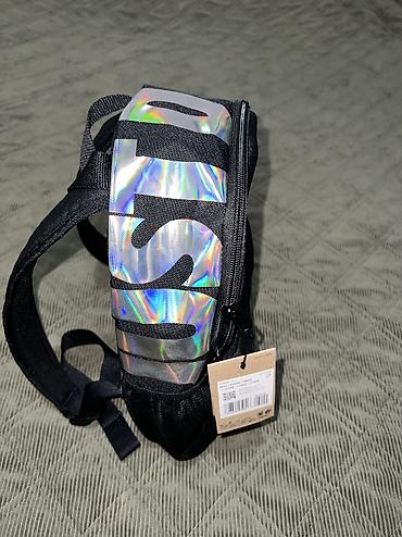 traka za trcanje kupujem: Nike Brasilia JDI Mini Backpack 11L Black Black Holographic DR6091 — 7