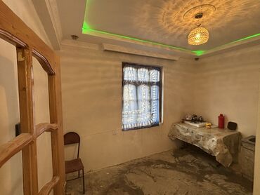 Həyət evləri və villaların satışı: 3 otaqlı, 1 kv. m, Kredit yoxdur, Orta təmir — 2
