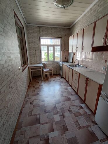 новый дом с ремонтом: 90 м², 3 комнаты