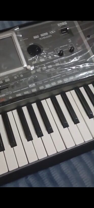 Mikşerlər: Dynacord PowerMate 1000 gücləndiricili iki ədəd de mikrofon biri lap — 11