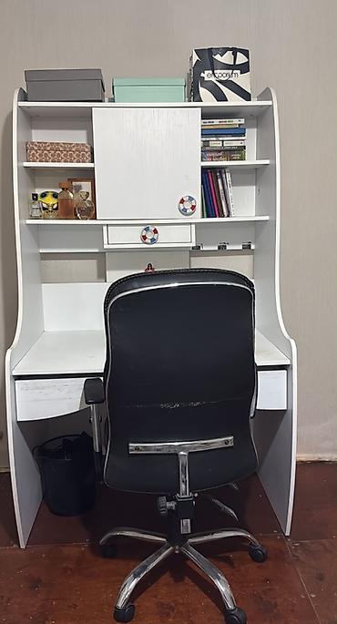 Ofis/stolüstü iş guşəsi üçün masa və kreslo dəsti - Masa: ağ rəngli lalafo.az -da Ofis/stolüstü iş guşəsi üçün masa və kreslo dəsti - Masa: ağ rəngli