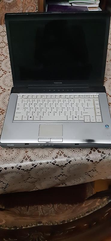 Toshiba: Toshiba Satellite noutbuku ehtiyat hisse kimi satiram adapteri ilə — 1