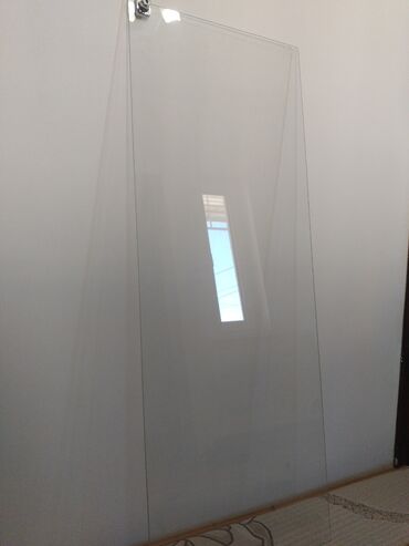 стеклянная прилавка: Продаю стеклянные дверца на маленькие и большие витринные полки DIA