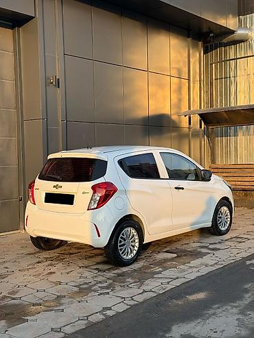 Chevrolet: Chevrolet Spark: 2017 г., 1 л, Вариатор, Бензин, Хэтчбэк — 6