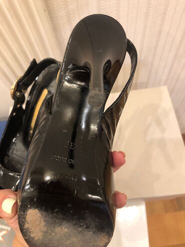 Basanoşka və səndəllər: Ölçü: 35.5, rəng - Qara, İşlənmiş — 9