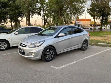 машины 2010 года и выше: Hyundai Solaris: 2011 г., 1.6 л, Автомат, Бензин, Седан