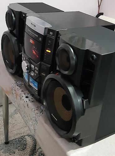 kaset aux: Musiqi mərkəzi "Panasonic".Əla vəziyyətdədir.Bluetooth,AUX,DVD — 2