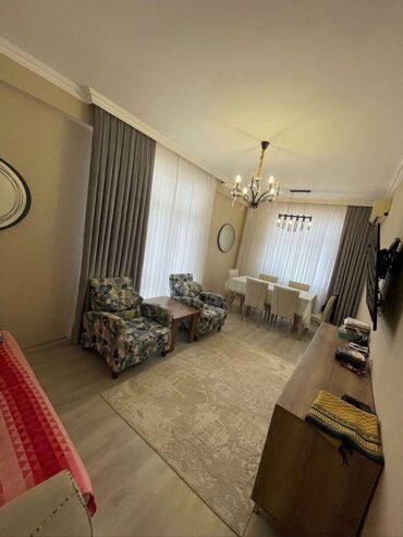 suraxanı evlər: Xirdalanda misir parkinin yaninda 2 otaqli tam esyali ev kiraye