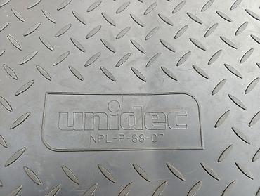 бмв х5 е70: Стояла на Камри 50 с бортом, универсальный. Коврик в багажник Unidec — 2