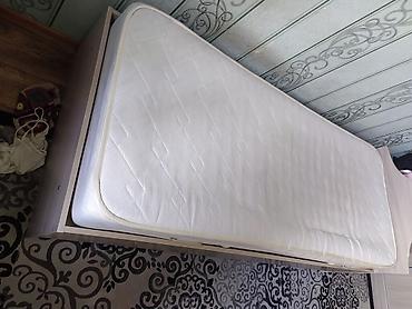 bunk bed: Односпальная 2 кровати с матрасом. - Размер спального места: примерно — 4