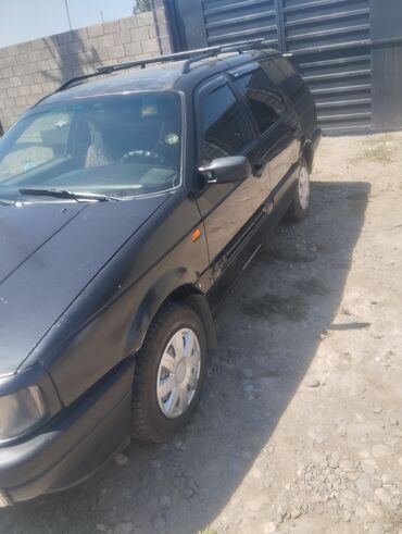 обмен на малалитрашку: Volkswagen Passat Variant: 1993 г., 2 л, Механика, Бензин, Универсал