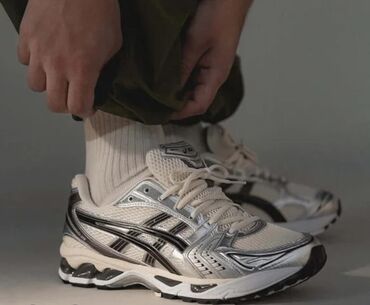 пальто мужское бишкек цены: Мужские кроссовки, 41.5, Asics, Новый, цвет - Серебристый, Самовывоз, Платная доставка