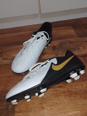 Kopačke: Nike kopačke za prirodnu travu br 36 - Model: Nike (klasična linija sa — 1