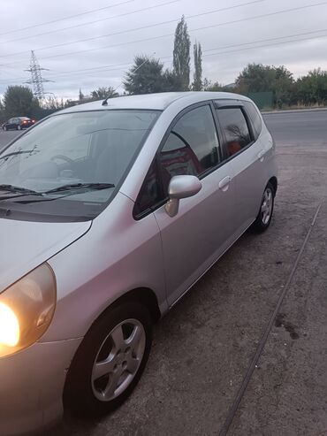 возьму в аренда авто для такси бишкек: Honda Fit: 2003 г., 1.3 л, Вариатор, Бензин