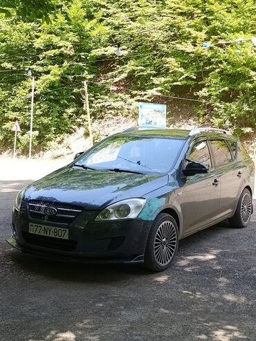 Kia Ceed: 1.4 l | 2007 il Universal