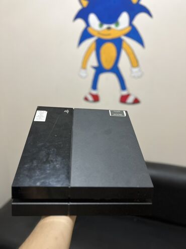 sony netbook: Ps 4 fat. 500 gb yaddaş 6 ədəd pult verilir. ideal vəziyyətdədir. eyni
