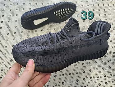 brojevu: Yezzy.Dostupni brojevi su na slikama.Cena 2700 din — 3