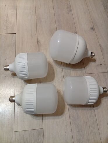 Digər mağaza avadanlığı: Salam Türkan bağlanıb paltarlar bijuteriyalar,ve ləvazimatlar — 11