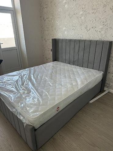 Mebel: iki nəfərlik çarpayı və döşək - Ölçü: təxminən 160x200 sm