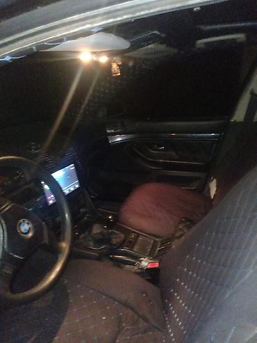 BMW: BMW sedan – qara rəng, 4 qapı. Xarici: - Qara kuzov, tündləşdirilmiş — 4