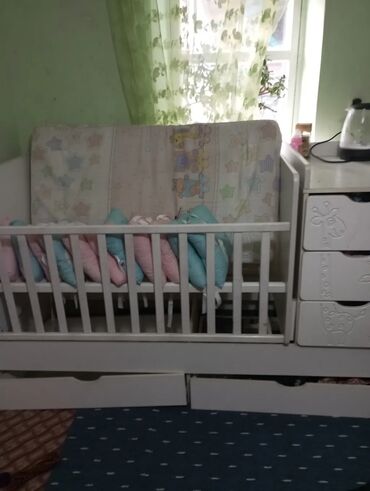 кроватки для новорожденных бу: Манеж-кровать, Б/у, С комодом, Дерево
