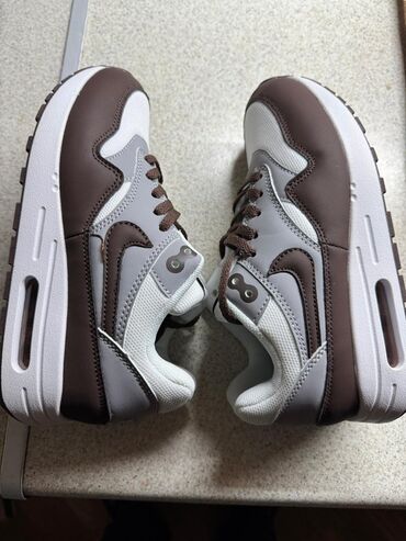 Botinka və botilyonlar: Qadın ayaqqabıları – müxtəlif modellər 1) Qara zərif bottilər 37 -da lalafo.az — 7 Botinka və botilyonlar: Qadın ayaqqabıları – müxtəlif modellər 1) Qara zərif bottilər 37 — 7