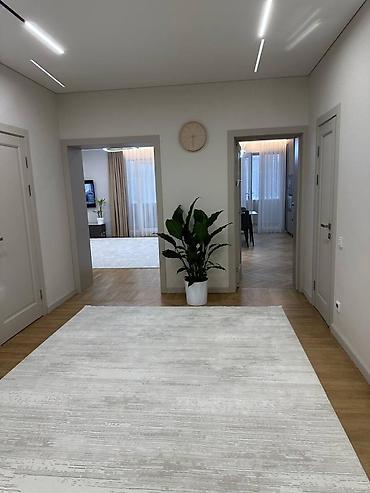 орион: 4 комнаты, 150 м², Индивидуалка, 4 этаж, Дизайнерский ремонт — 1