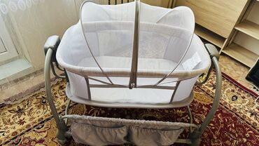 Манежи-кровати: Новый сатылат электроный манеж келишим баада at lalafo.kg Манежи-кровати: Новый сатылат электроный манеж келишим баада