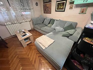 stolovi za kafice novi pazar: Siva ugaona garnitura – Vitorog Cena: 200 € Opis: Prodajem sivu — 4